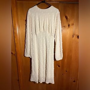 NWT Chicwish Cream Long Sleeve Dress - Size XL